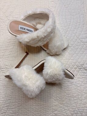 Steve Madden Cream Faux Fur Slide Heels Size 5.5